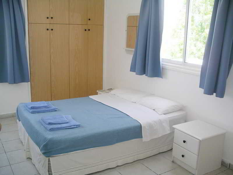 Renos Apartments Polis Eksteriør bilde